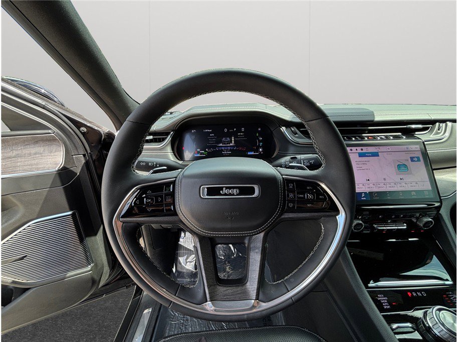 Used 2023 Jeep Grand Cherokee Overland image 30