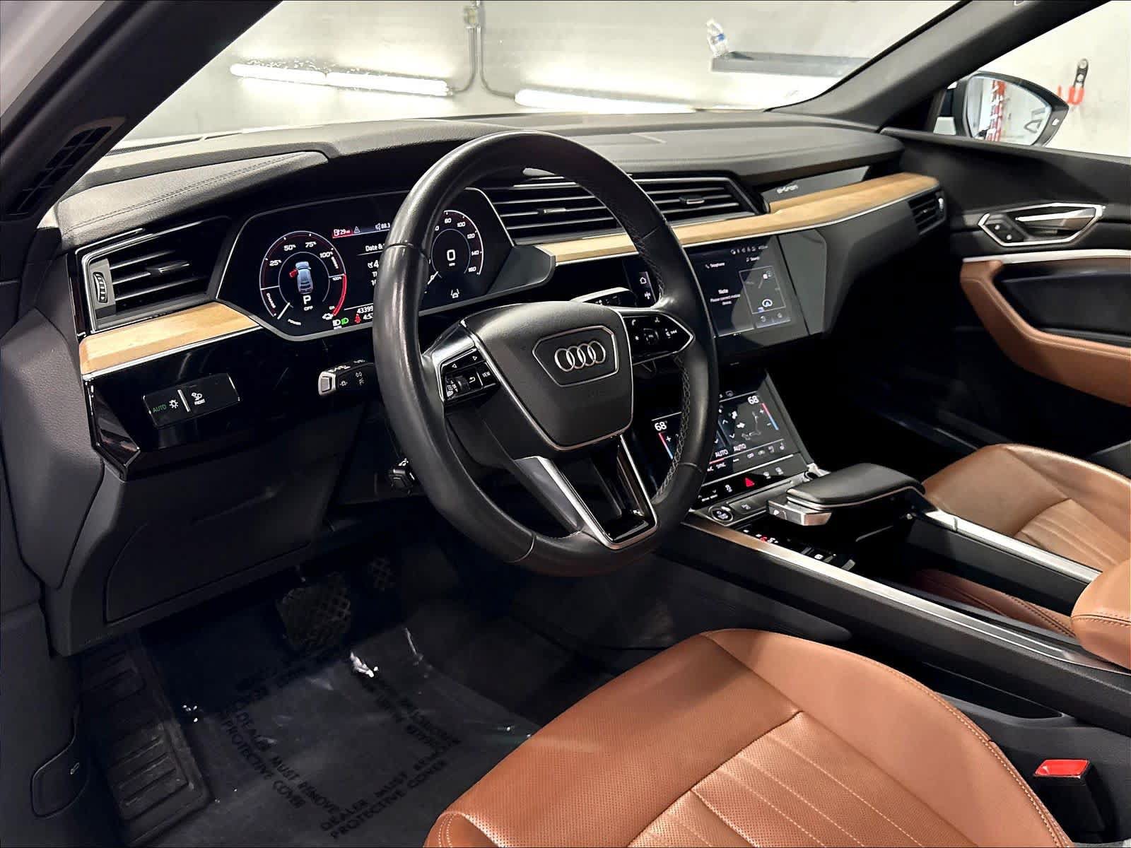 Used 2024 Audi Q8 e-tron Premium Plus AWD/4WD image 17