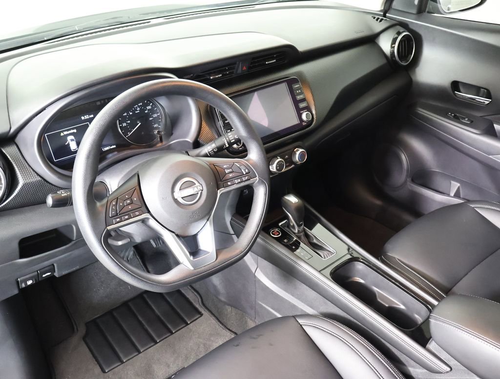 Used 2024 Nissan Kicks SV w/ Exterior Package image 6