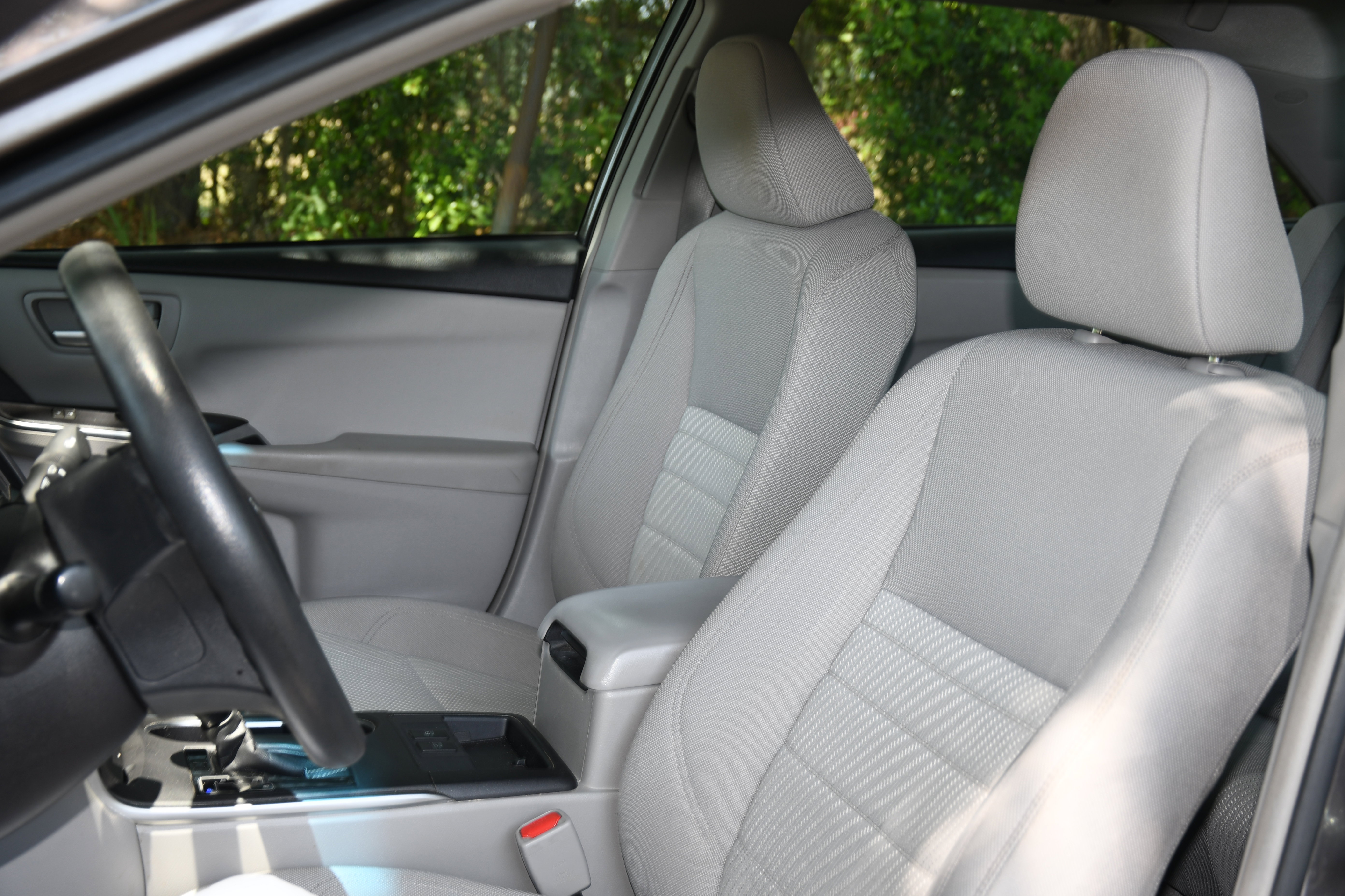 Used 2017 Toyota Camry LE FWD image 11