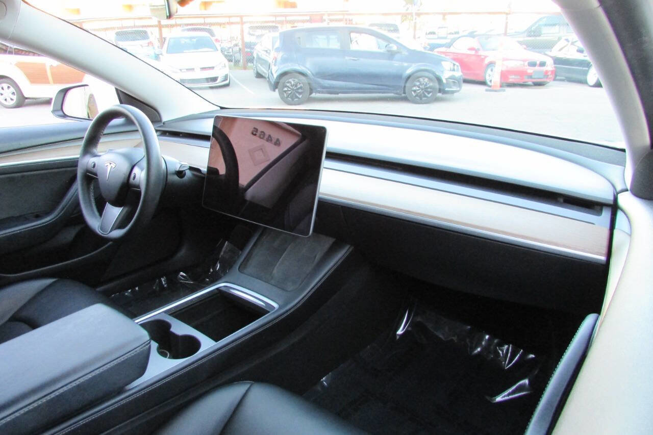 Used 2021 Tesla Model 3 Standard Range Plus image 28