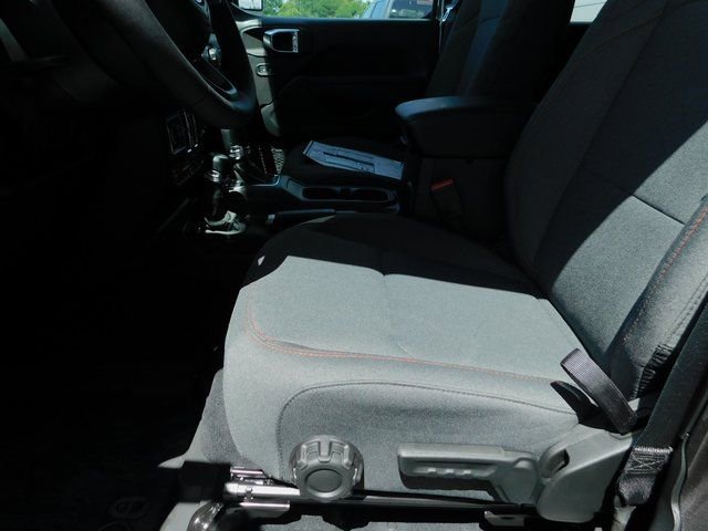 New 2025 Jeep Wrangler Unlimited Rubicon w/ Convenience Group image 22