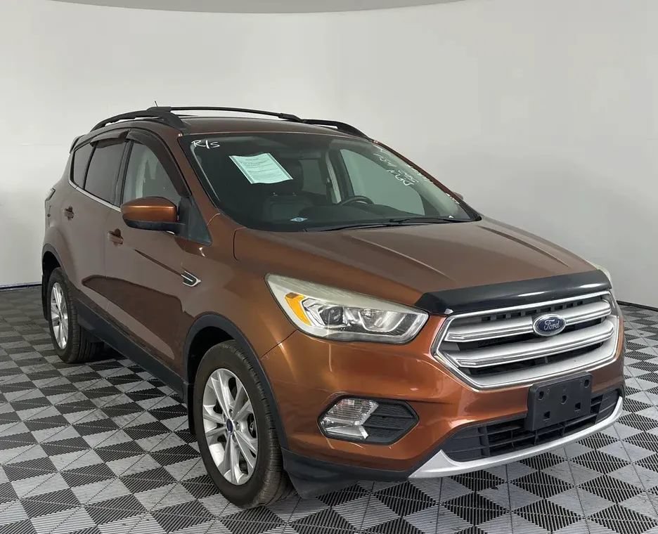 Used 2017 Ford Escape SE w/ SE Leather Comfort Package