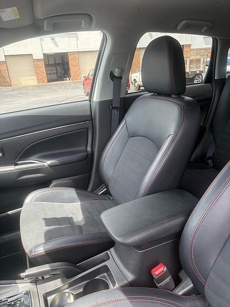 Used 2024 Mitsubishi Outlander Sport SE AWD/4WD image 6