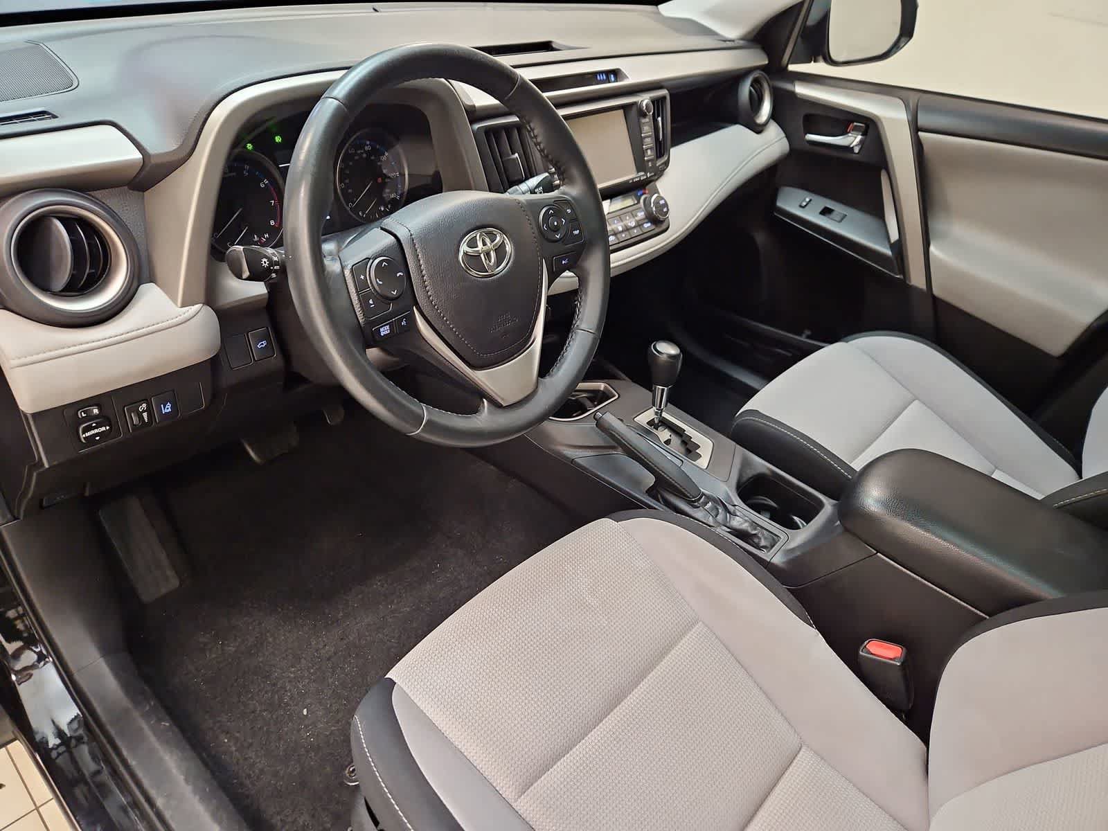 Used 2018 Toyota RAV4 XLE FWD video 2