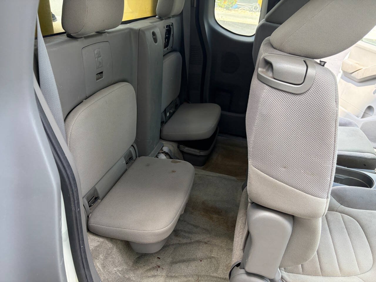 Used 2015 Nissan Frontier SV RWD image 12