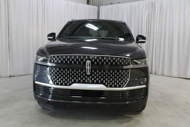 New 2026 Lincoln Navigator Reserve AWD/4WD image 36