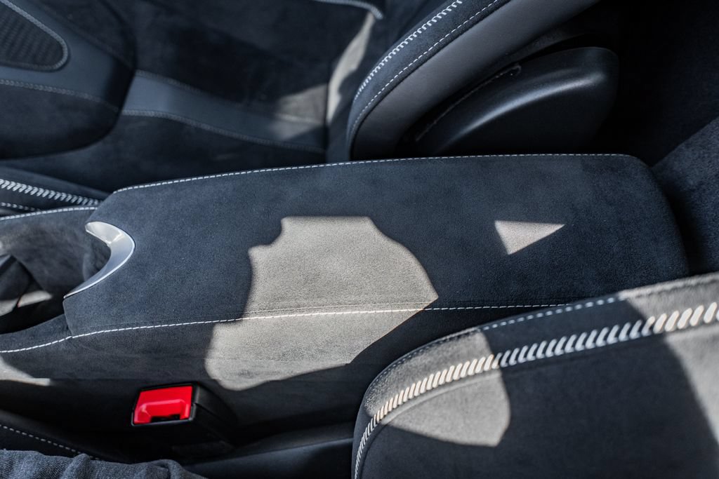 Used 2024 McLaren 750S Spider RWD image 32