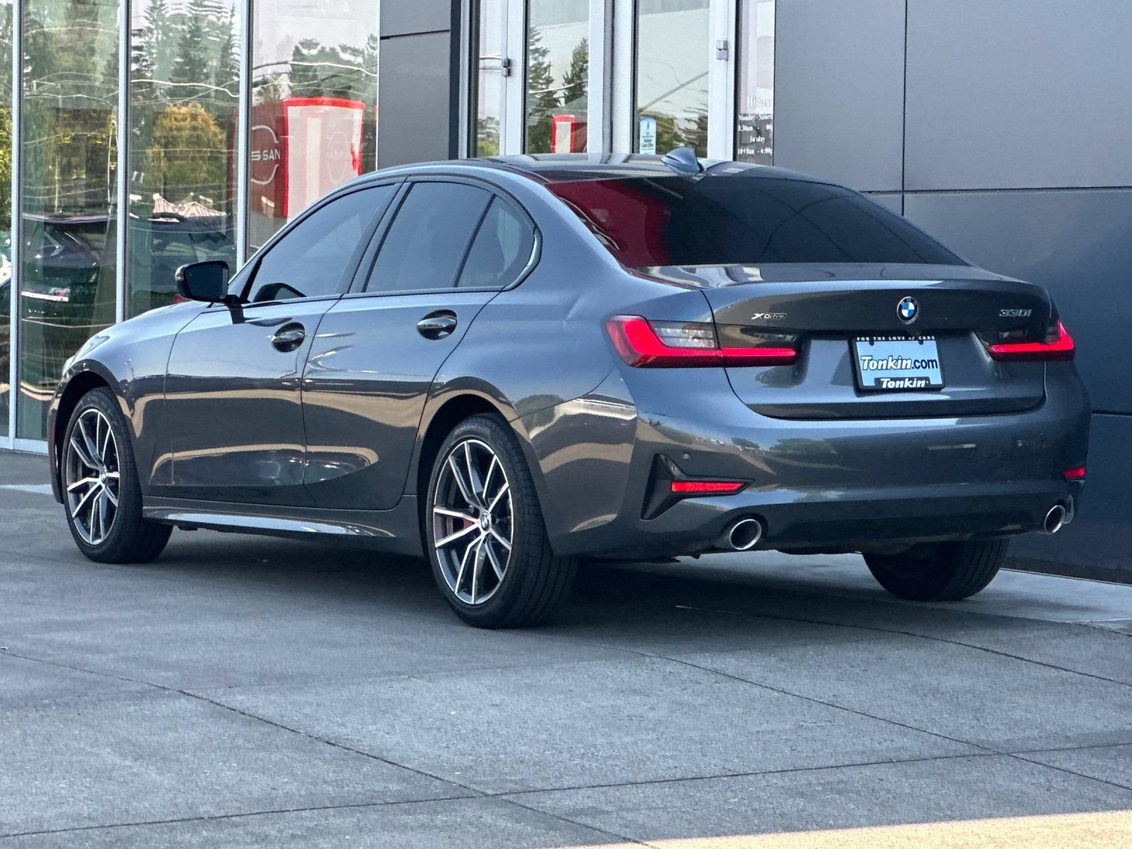 Used 2022 BMW 330i xDrive Sedan w/ Premium Package 2 AWD/4WD image 5