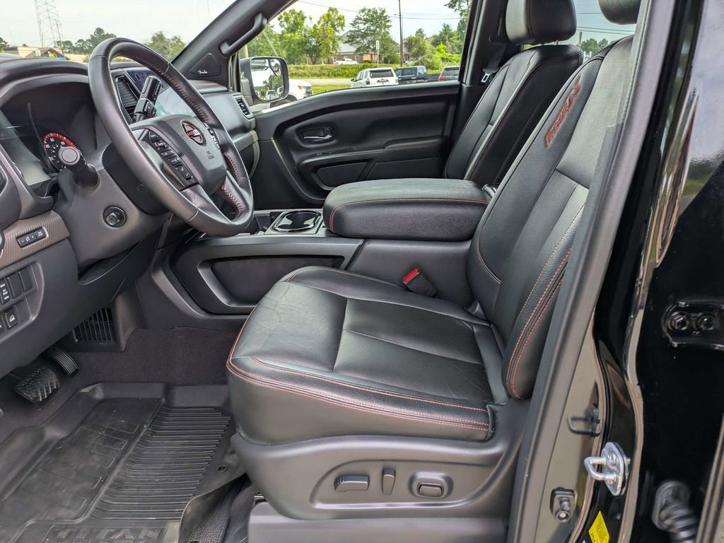 Used 2023 Nissan Titan PRO-4X w/ Pro-4x Convenience Package AWD/4WD image 19