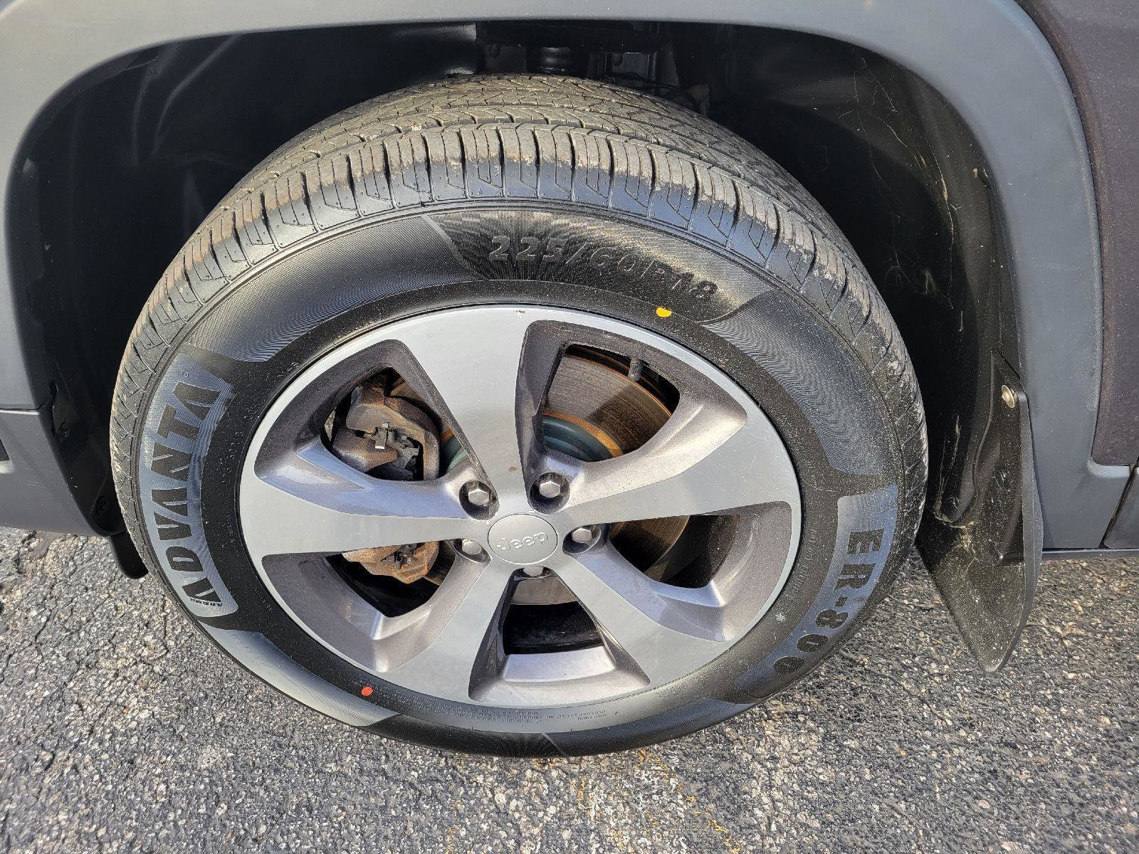 Used 2019 Jeep Cherokee Limited image 14