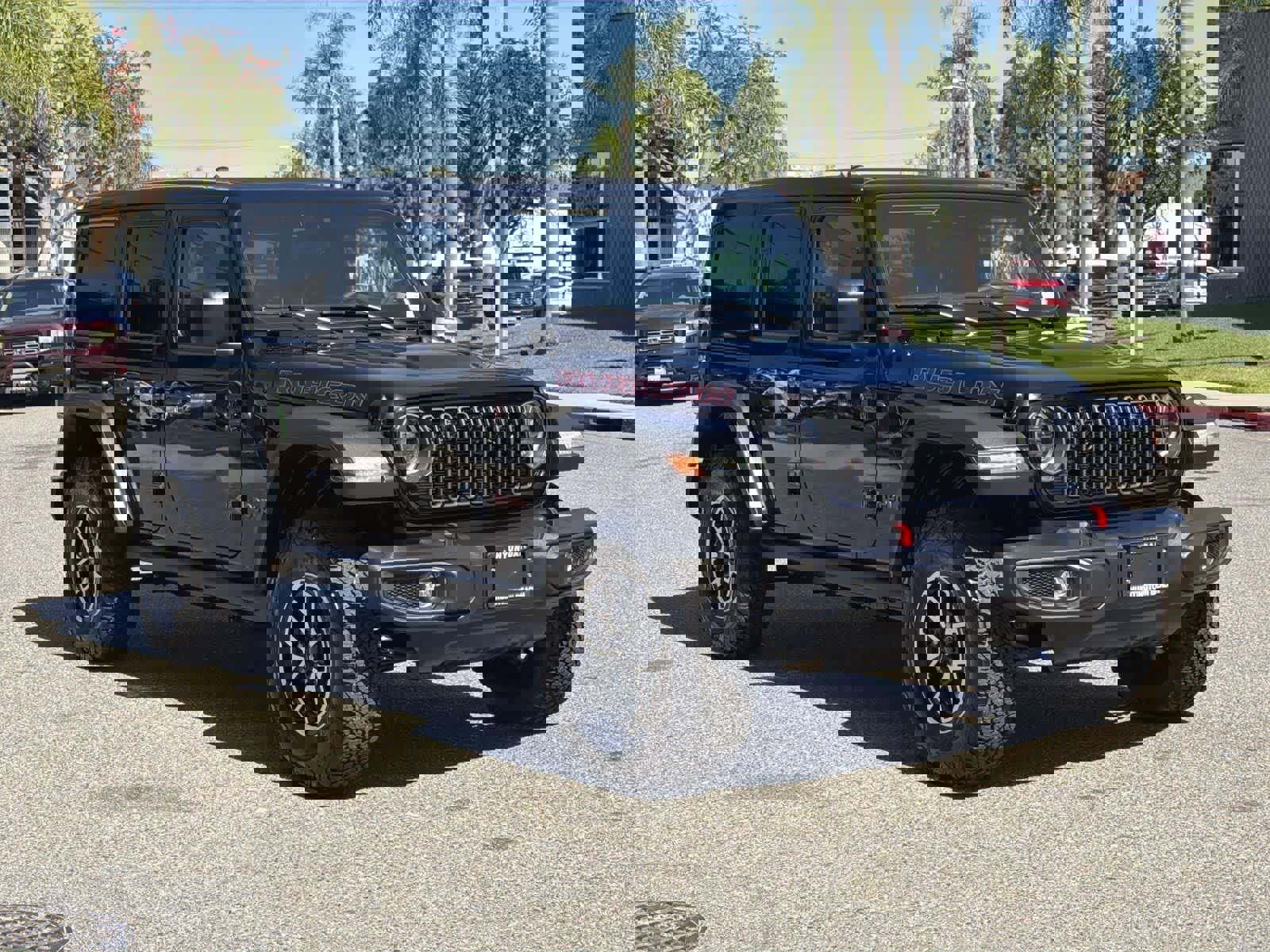 Used 2024 Jeep Wrangler Unlimited Rubicon w/ Technology Group image 8