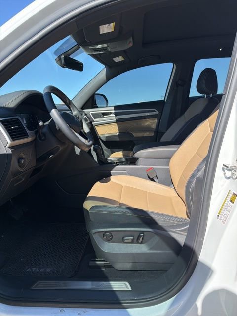 Used 2023 Volkswagen Atlas Cross Sport SE image 9