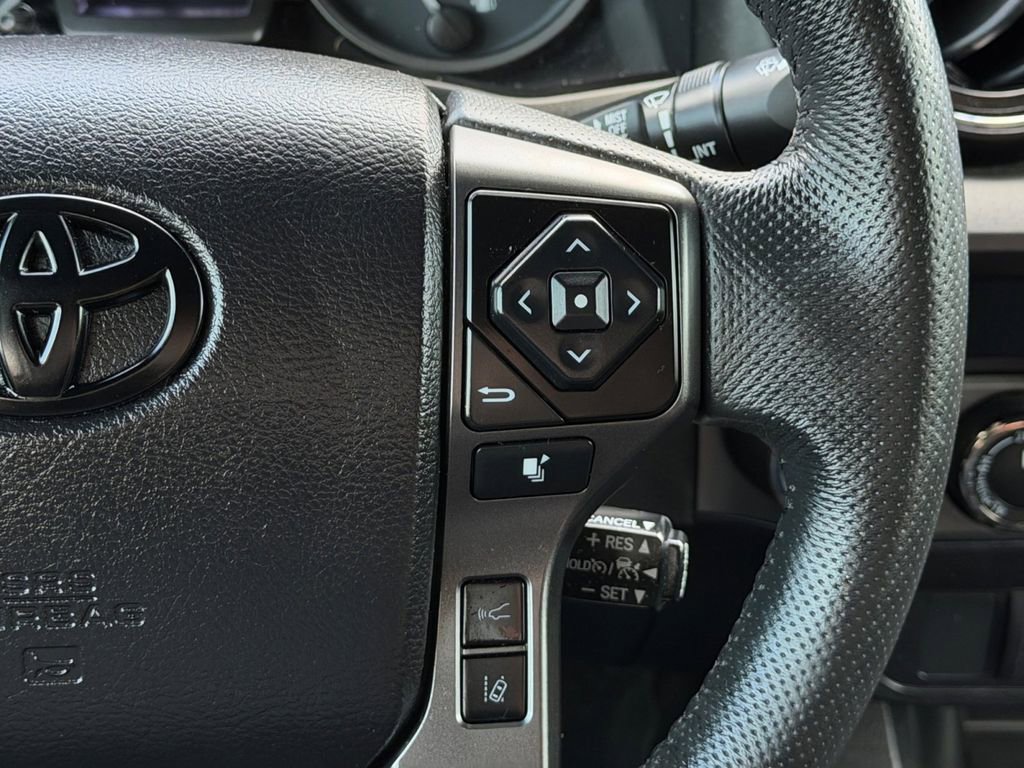 Used 2021 Toyota Tacoma TRD Off-Road image 15