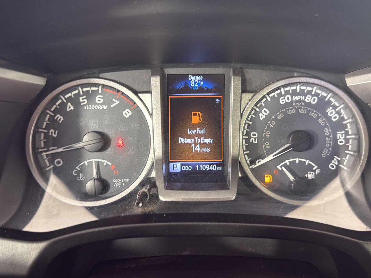 Used 2016 Toyota Tacoma Limited w/ Towing Package image 20