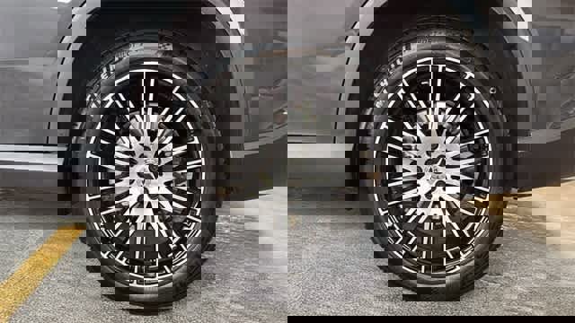 Certified 2025 Mercedes-Benz GLC 300 4MATIC image 12