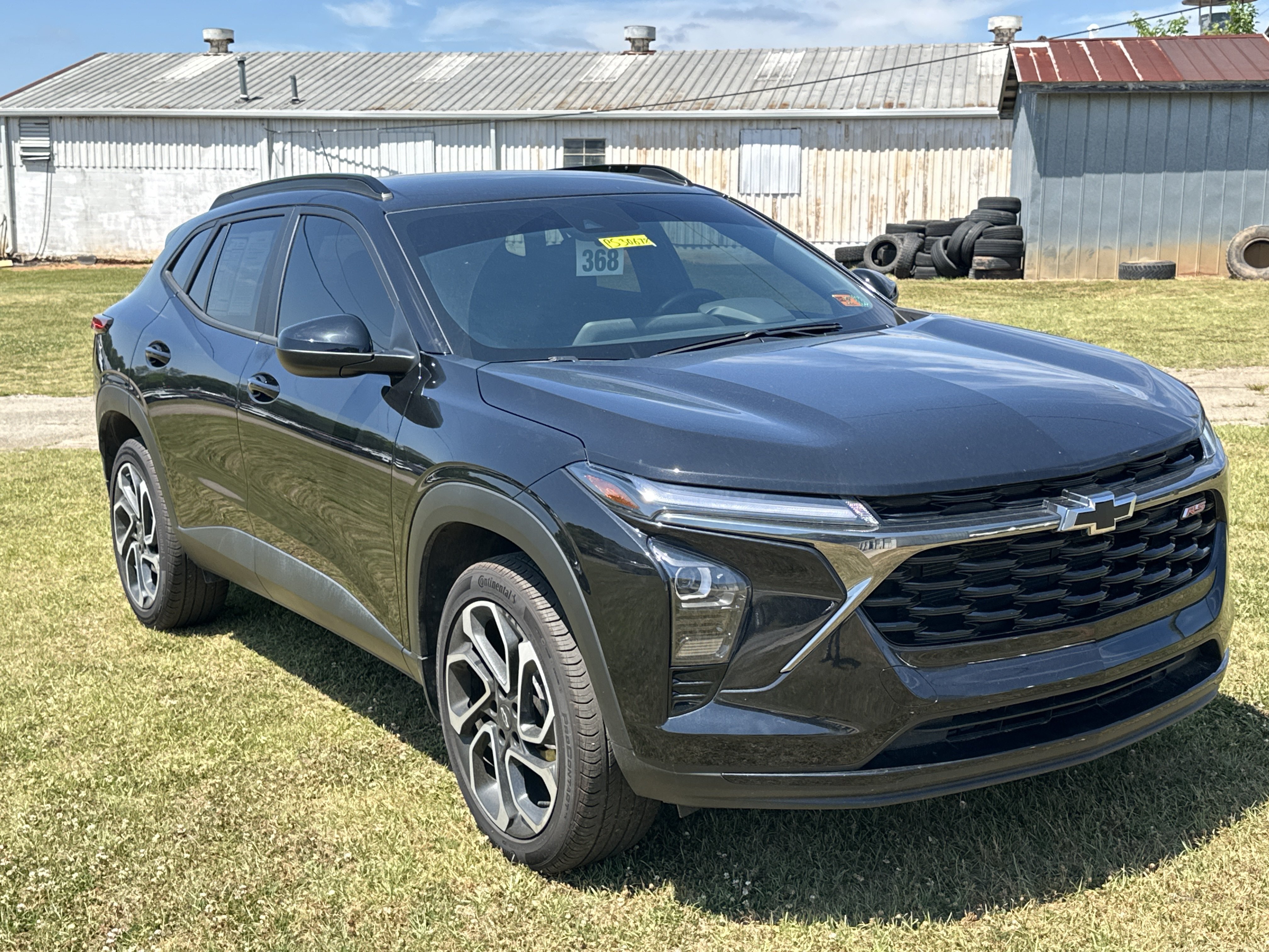 Used 2025 Chevrolet Trax RS FWD image 3