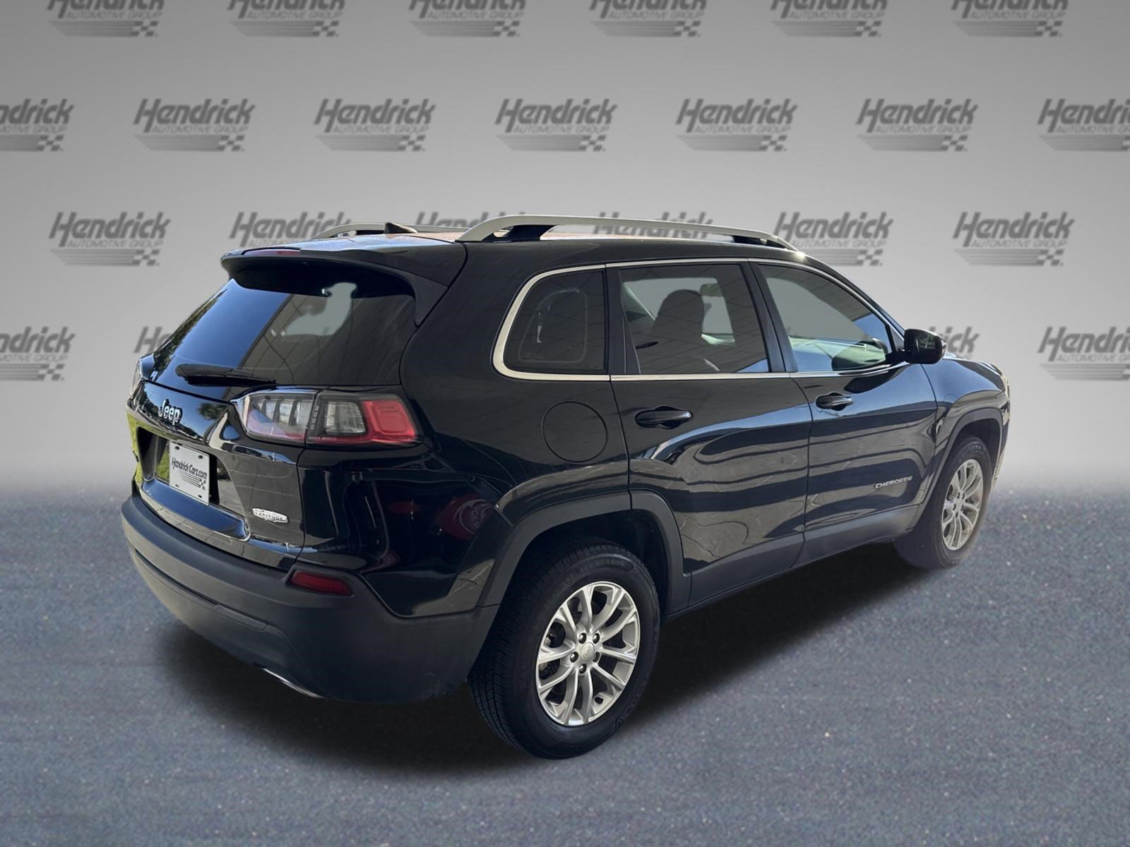 Used 2019 Jeep Cherokee Latitude w/ Popular Appearance Group image 9