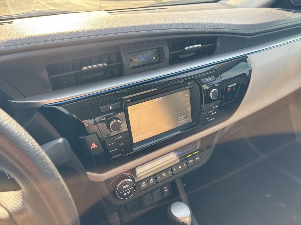 Used 2016 Toyota Corolla LE image 16