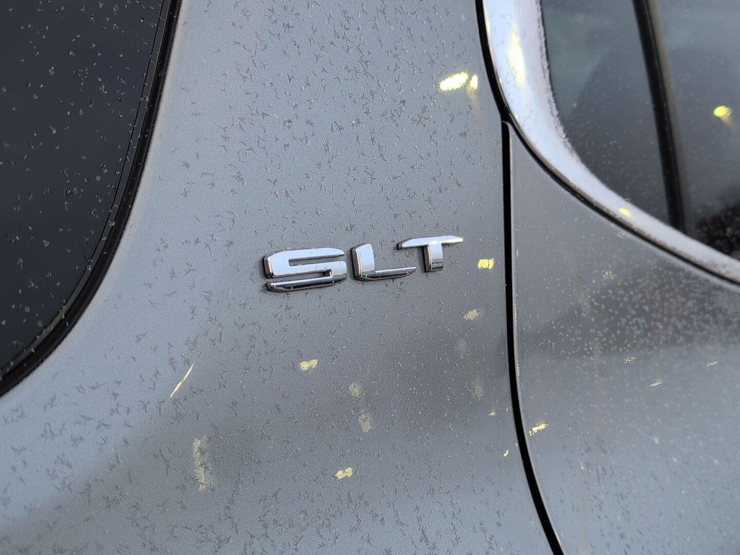 Used 2023 GMC Acadia SLT image 10