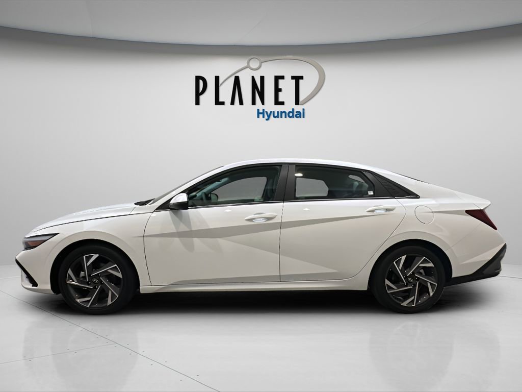 Certified 2025 Hyundai Elantra Limited image 2