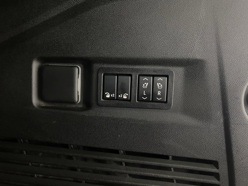 Used 2022 Chevrolet Tahoe High Country image 12