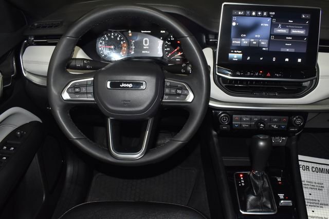 Used 2025 Jeep Compass Limited AWD/4WD image 14