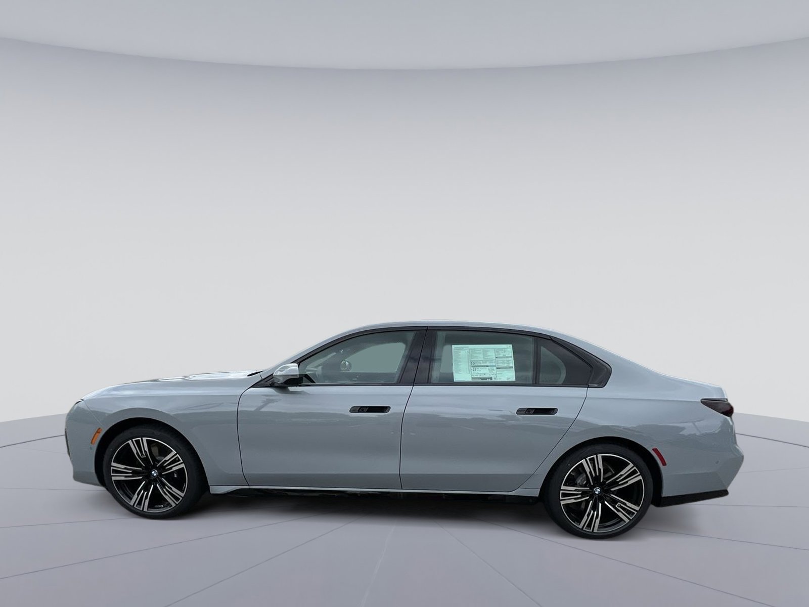 New 2025 BMW 740i xDrive w/ Executive Package image 2