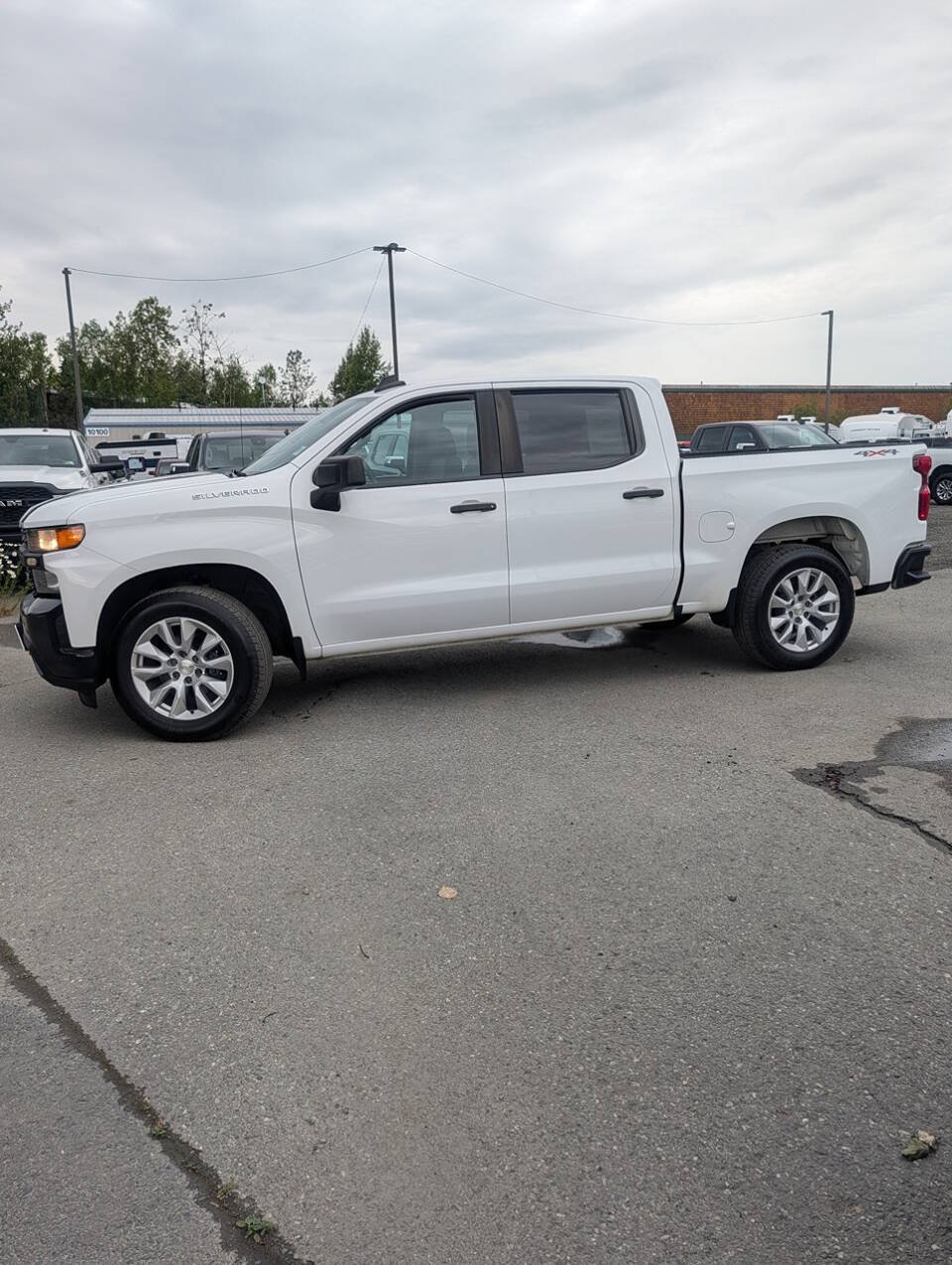 Used 2021 Chevrolet Silverado 1500 W/T w/ WT Value Package AWD/4WD image 2