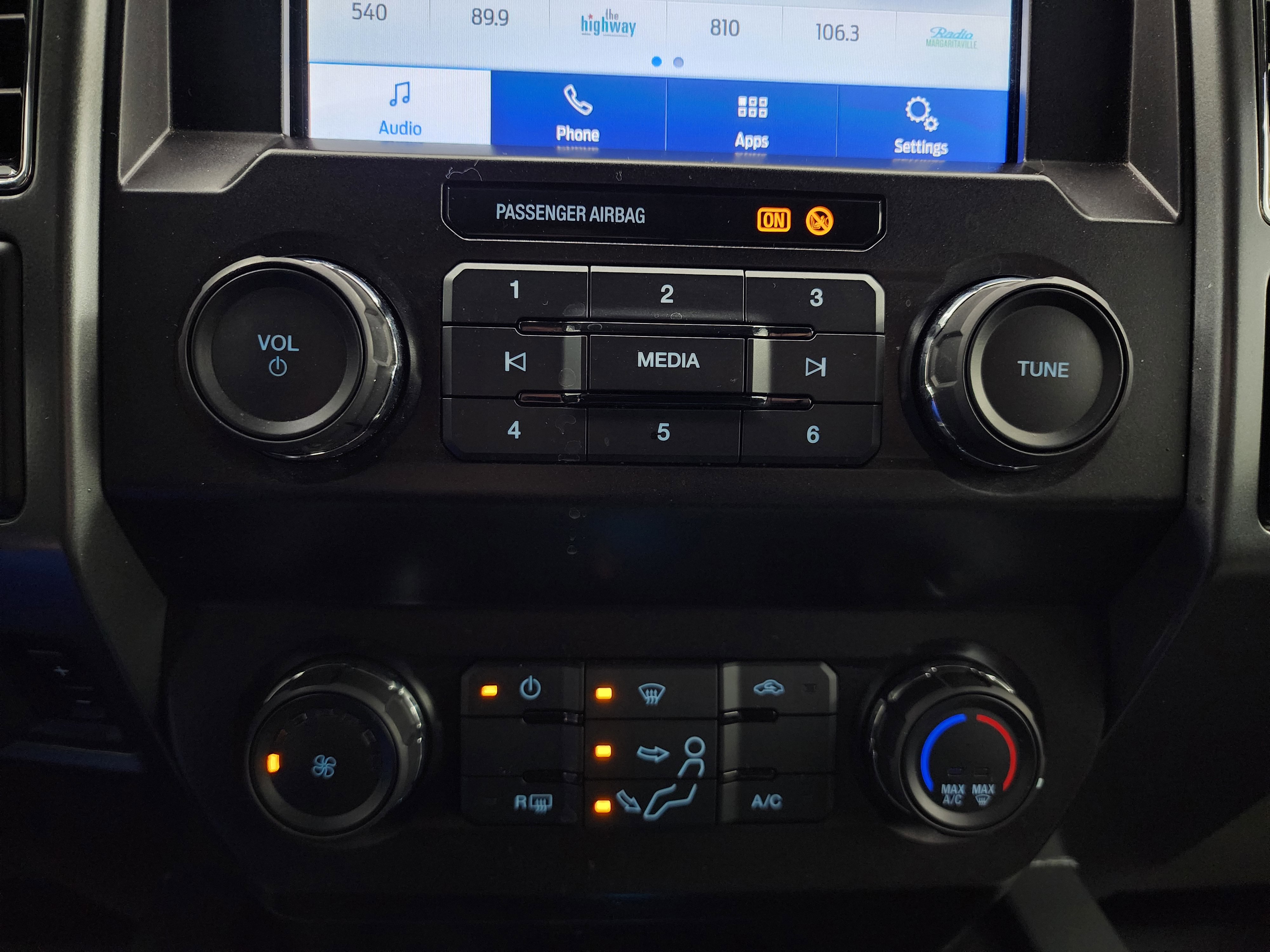 Used 2022 Ford F250 XLT w/ Black Appearance Package AWD/4WD image 45