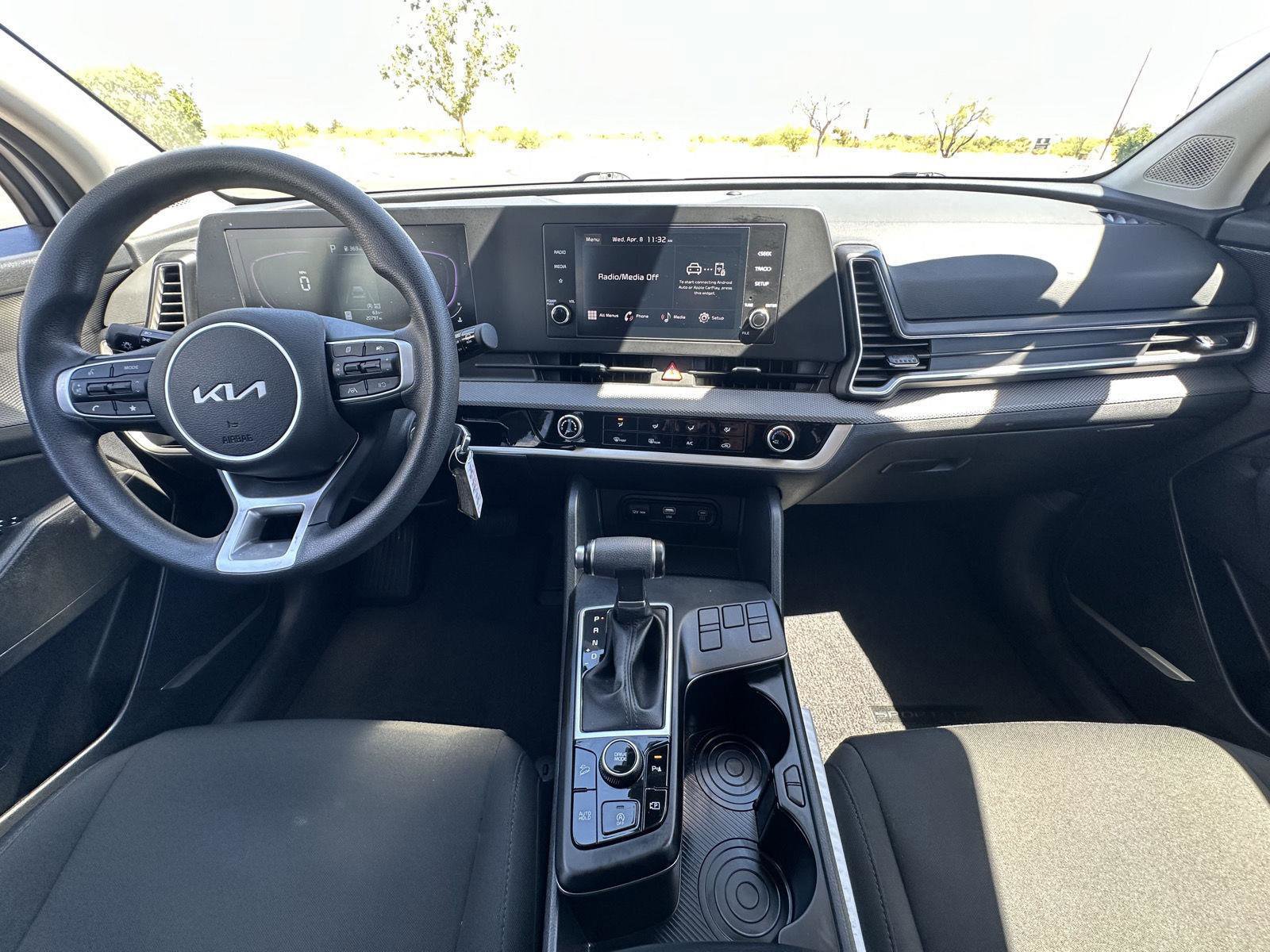 Used 2025 Kia Sportage LX FWD image 23