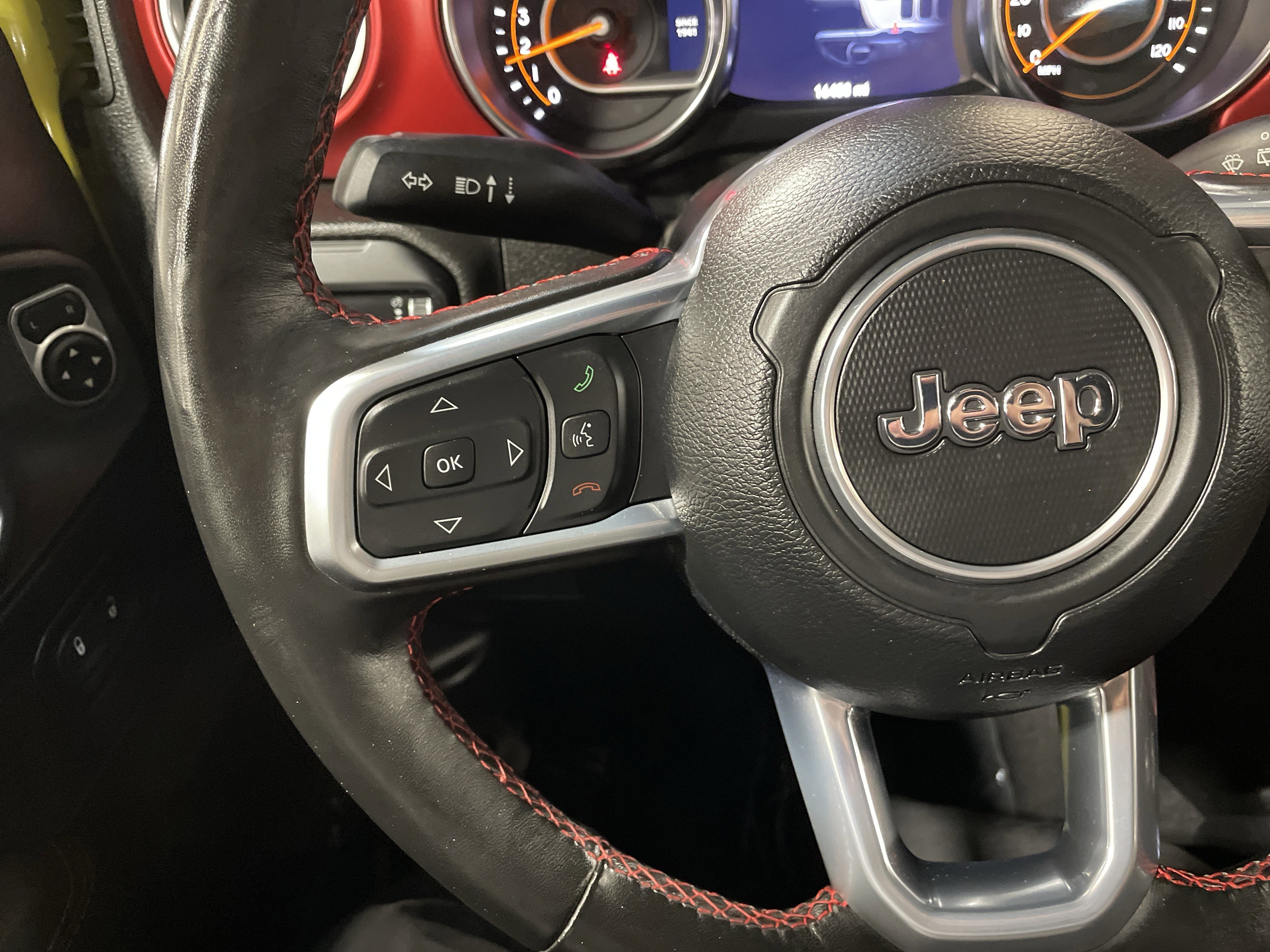Certified 2023 Jeep Wrangler Unlimited Rubicon w/ Cold Weather Group AWD/4WD image 28