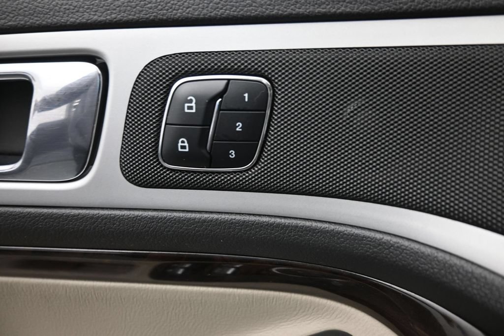 Used 2015 Ford Explorer Limited w/ Equipment Group 301A AWD/4WD image 17