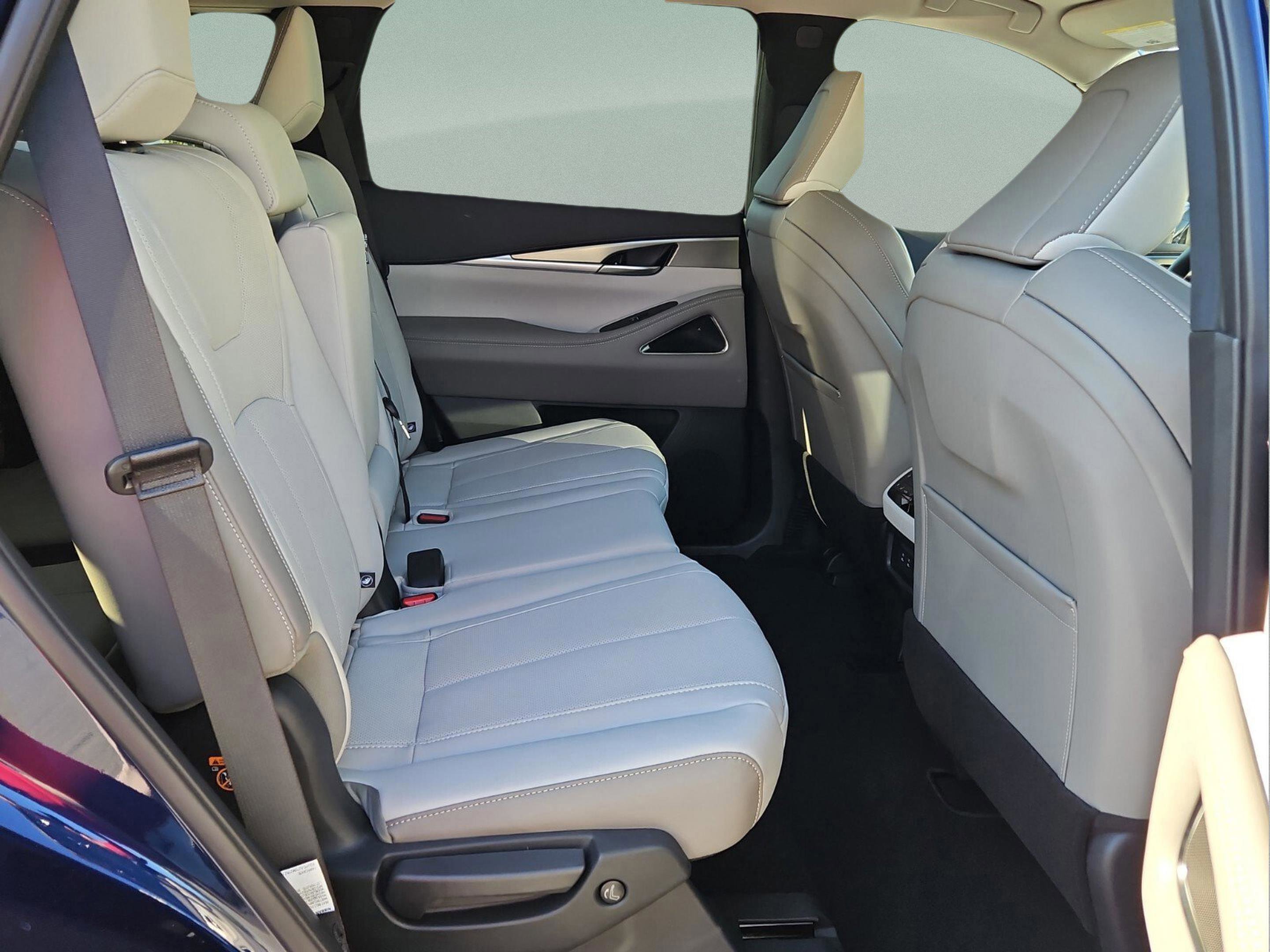 New 2026 INFINITI QX60 Luxe image 15