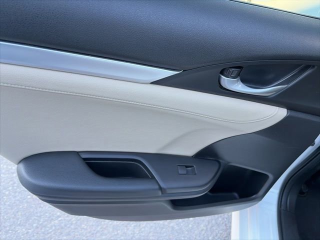 Used 2020 Honda Civic Touring image 12