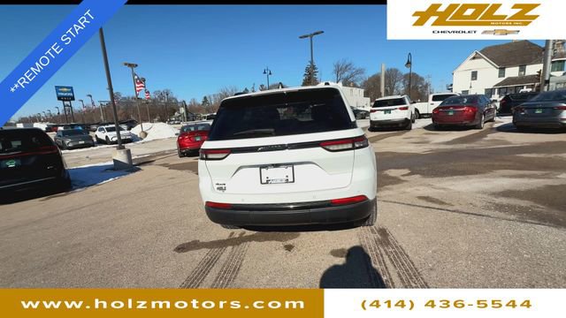 Used 2023 Jeep Grand Cherokee Altitude image 8