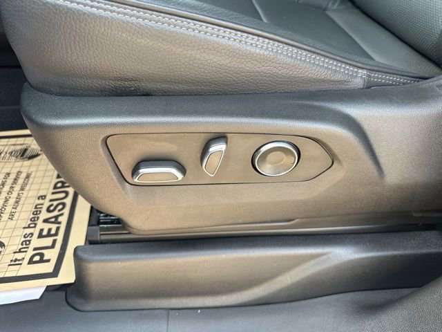 Used 2023 GMC Yukon Denali w/ Denali Reserve Package image 16