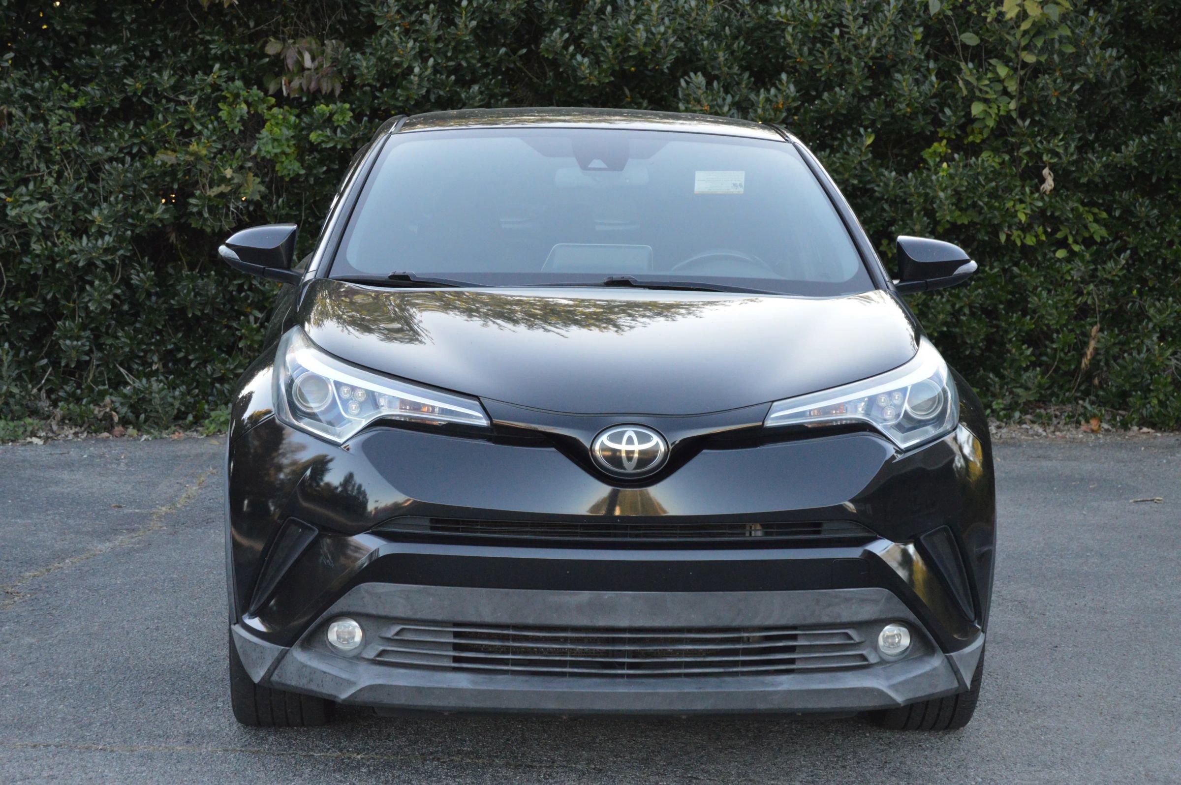 Used 2019 Toyota C-HR XLE image 3