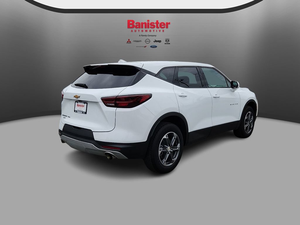 Used 2025 Chevrolet Blazer LT AWD/4WD image 6