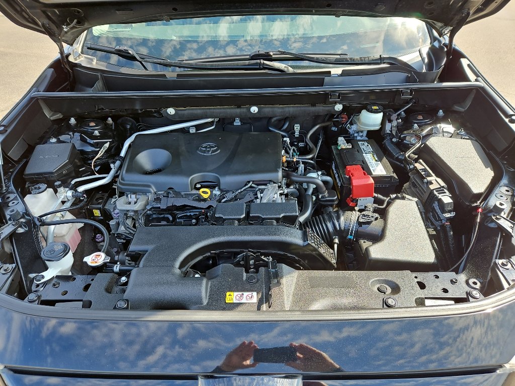 Used 2019 Toyota RAV4 XLE w/ Carpet Mat Package image 18