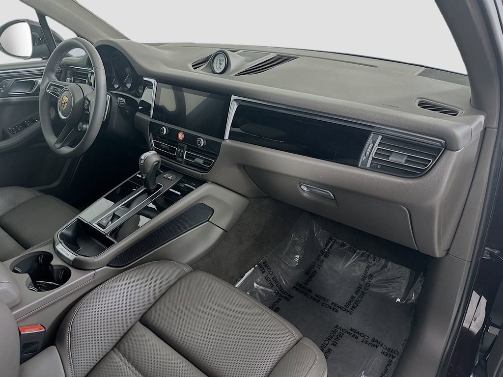 New 2026 Porsche Macan Turbo AWD/4WD image 30