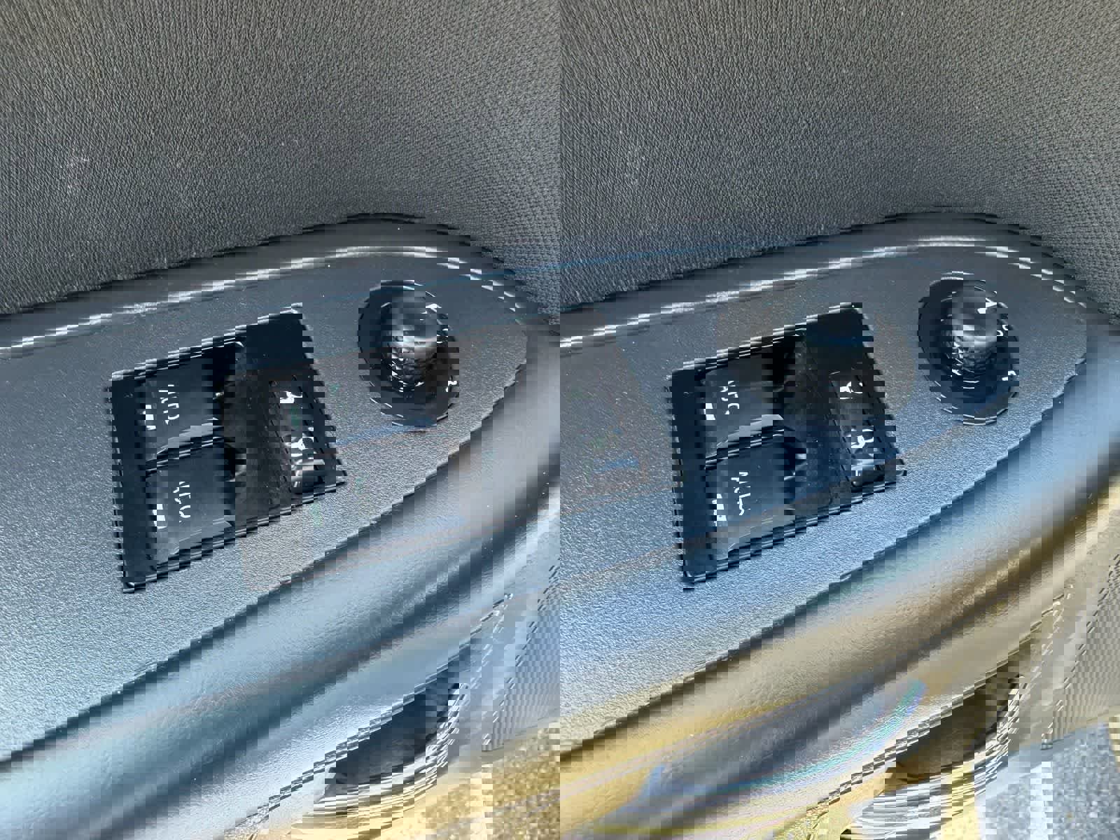 Used 2011 Dodge Challenger image 20