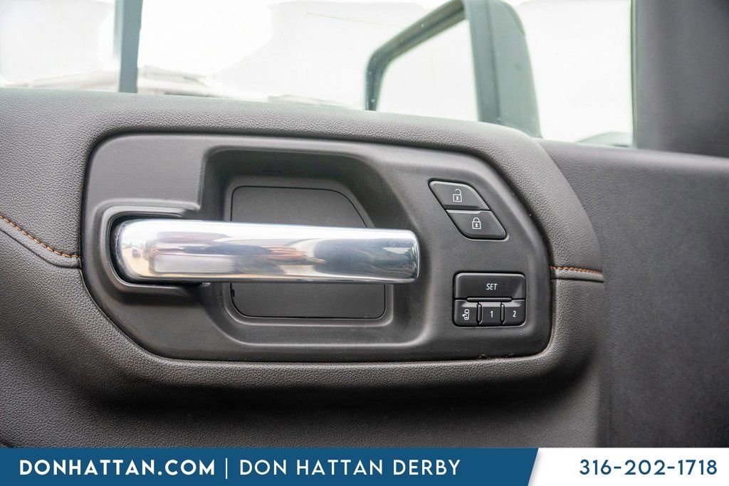 Used 2022 GMC Sierra 2500 AT4 image 16