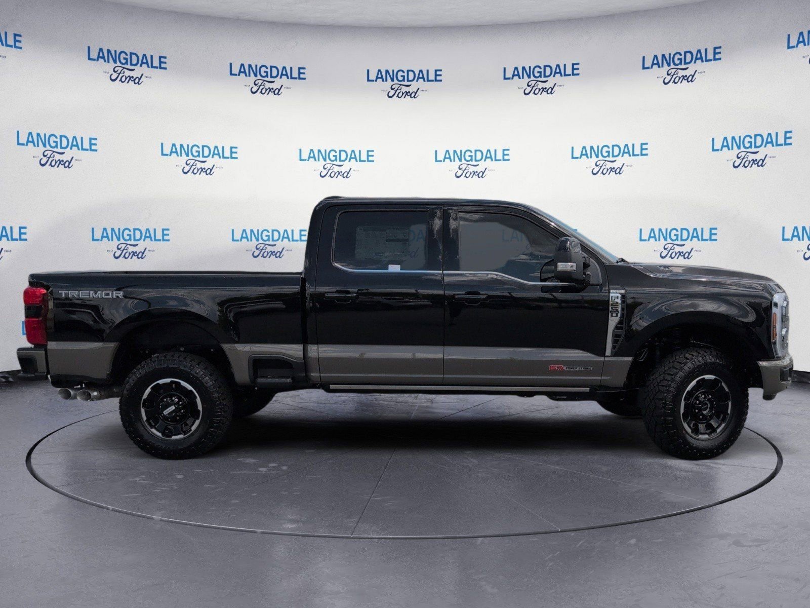 New 2026 Ford F250 4x4 Crew Cab Super Duty image 3