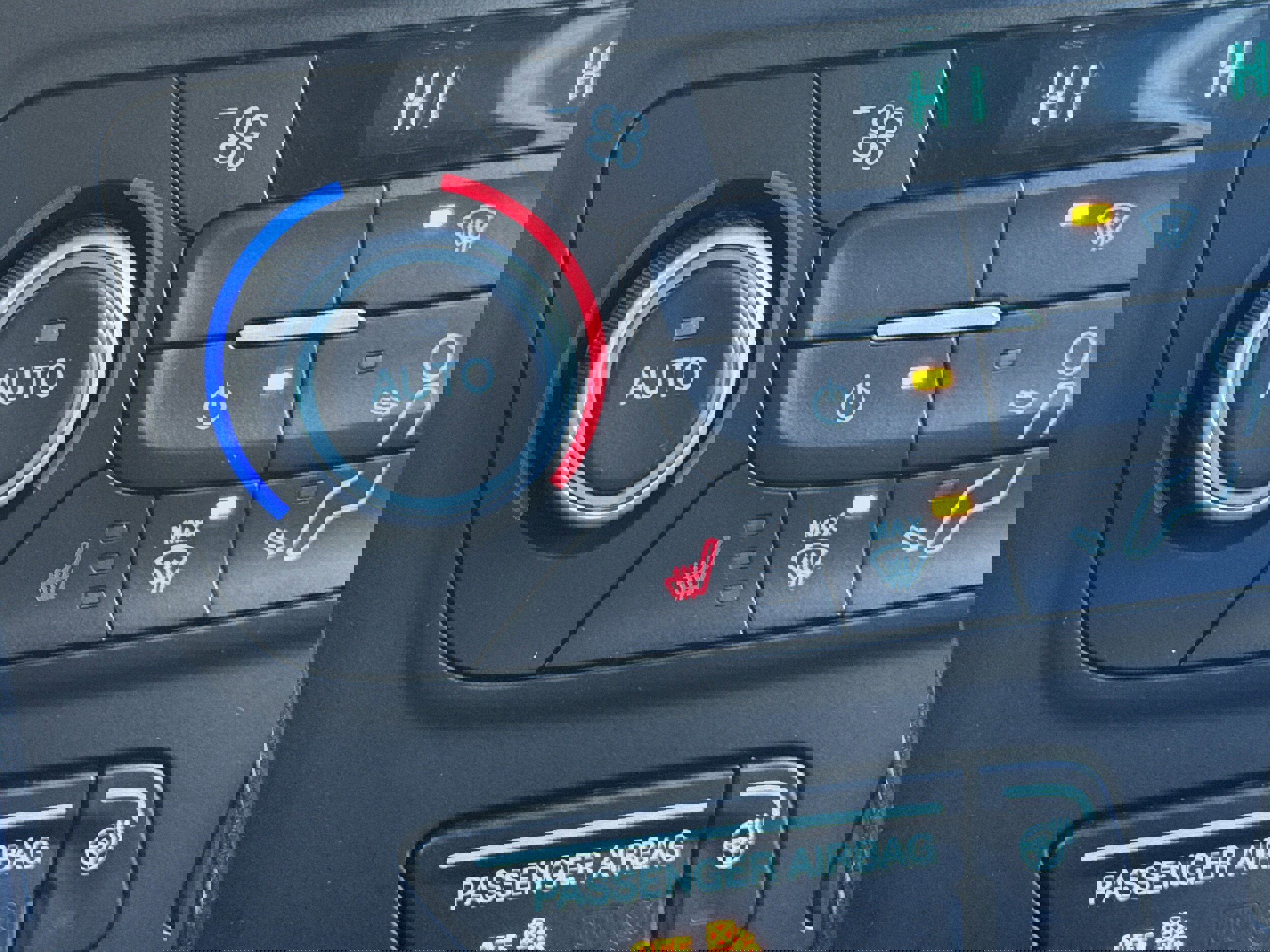 Used 2019 Ford Escape Titanium w/ U9j03 - Titanium Tow Package image 20