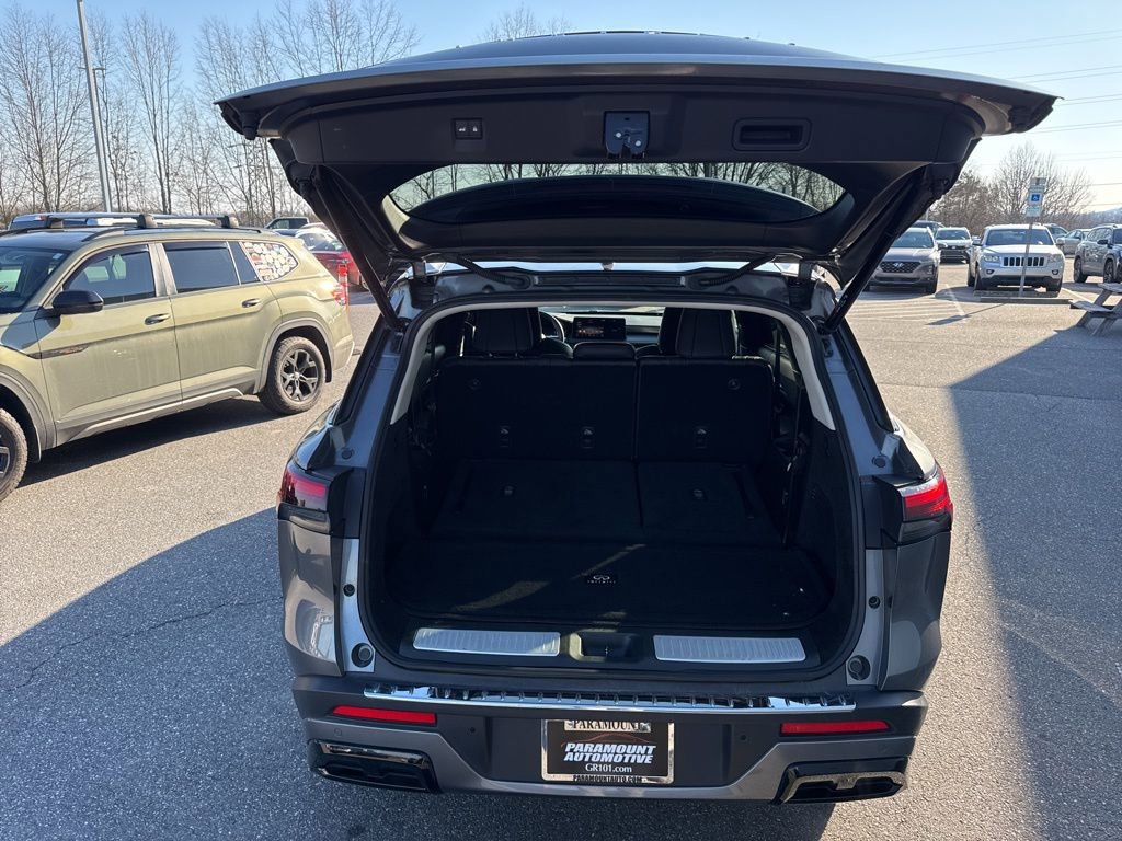 Used 2023 INFINITI QX60 Luxe w/ Cargo Package image 13