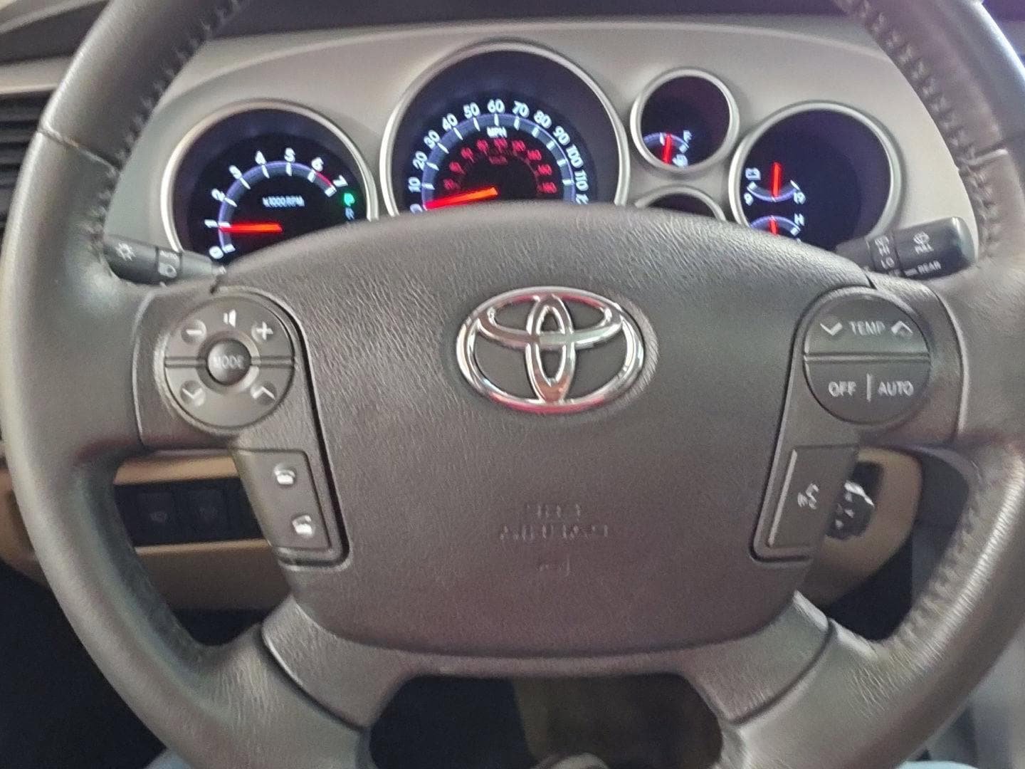 Used 2008 Toyota Sequoia Limited AWD/4WD image 9