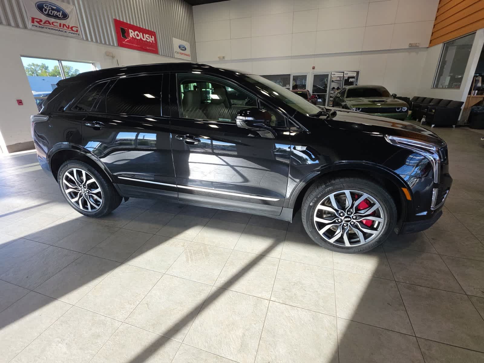 Used 2022 Cadillac XT5 Sportv w/ Platinum Package AWD/4WD image 5