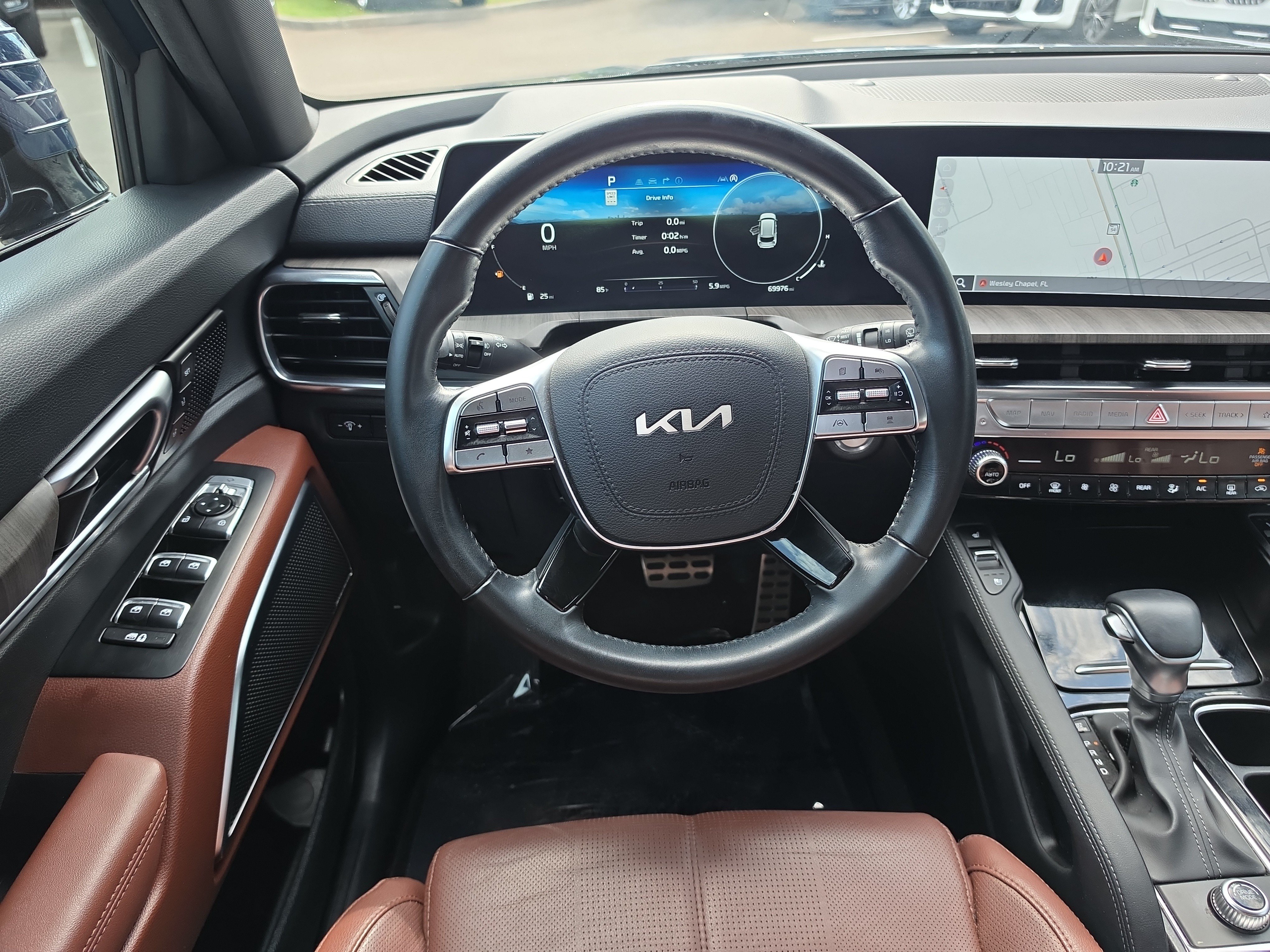 Used 2024 Kia Telluride SX w/ Towing Package FWD image 14