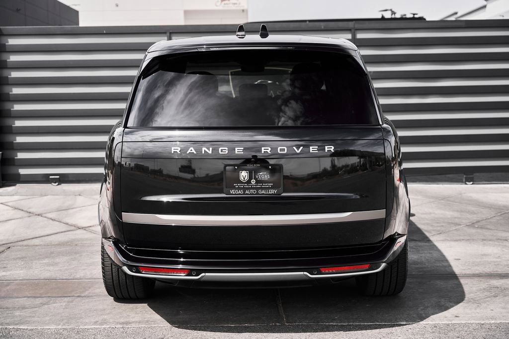 Used 2025 Land Rover Range Rover Long Wheelbase SE image 13